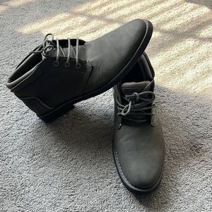 Madden Men’s Boots ~ size 9